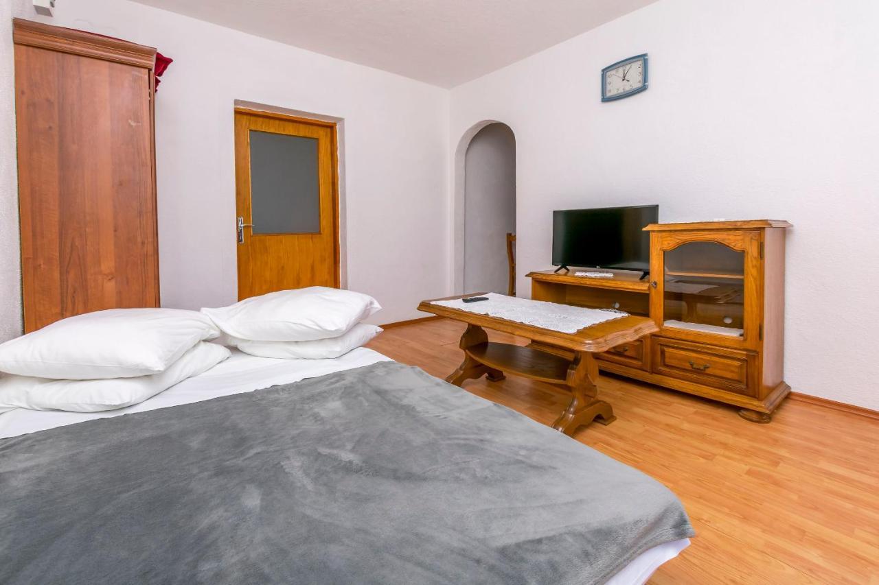 רוגוזניצה Apartments Ivat מראה חיצוני תמונה